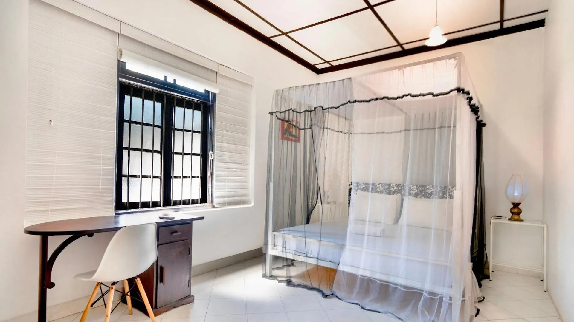Hostel Lost & Found - Colombo Sri Lanka