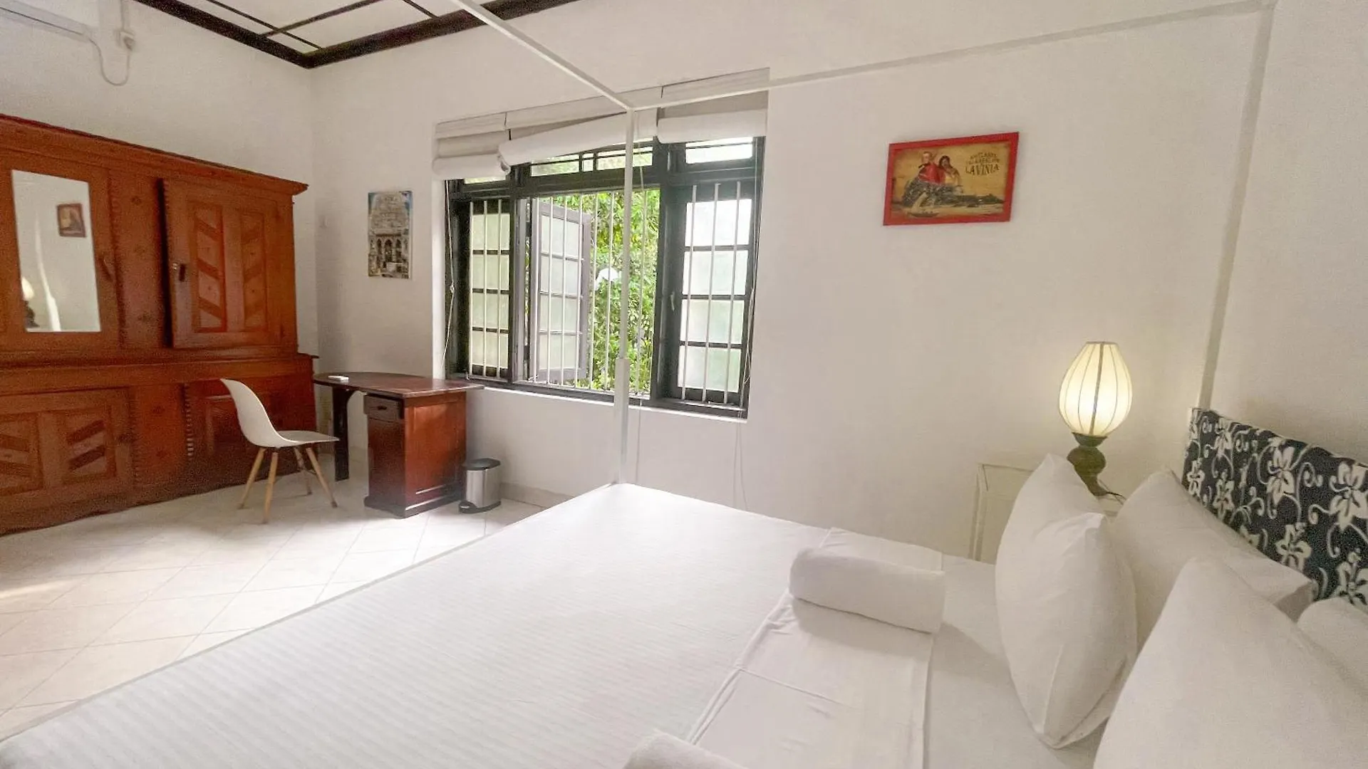 Hostel Lost & Found - Colombo Sri Lanka